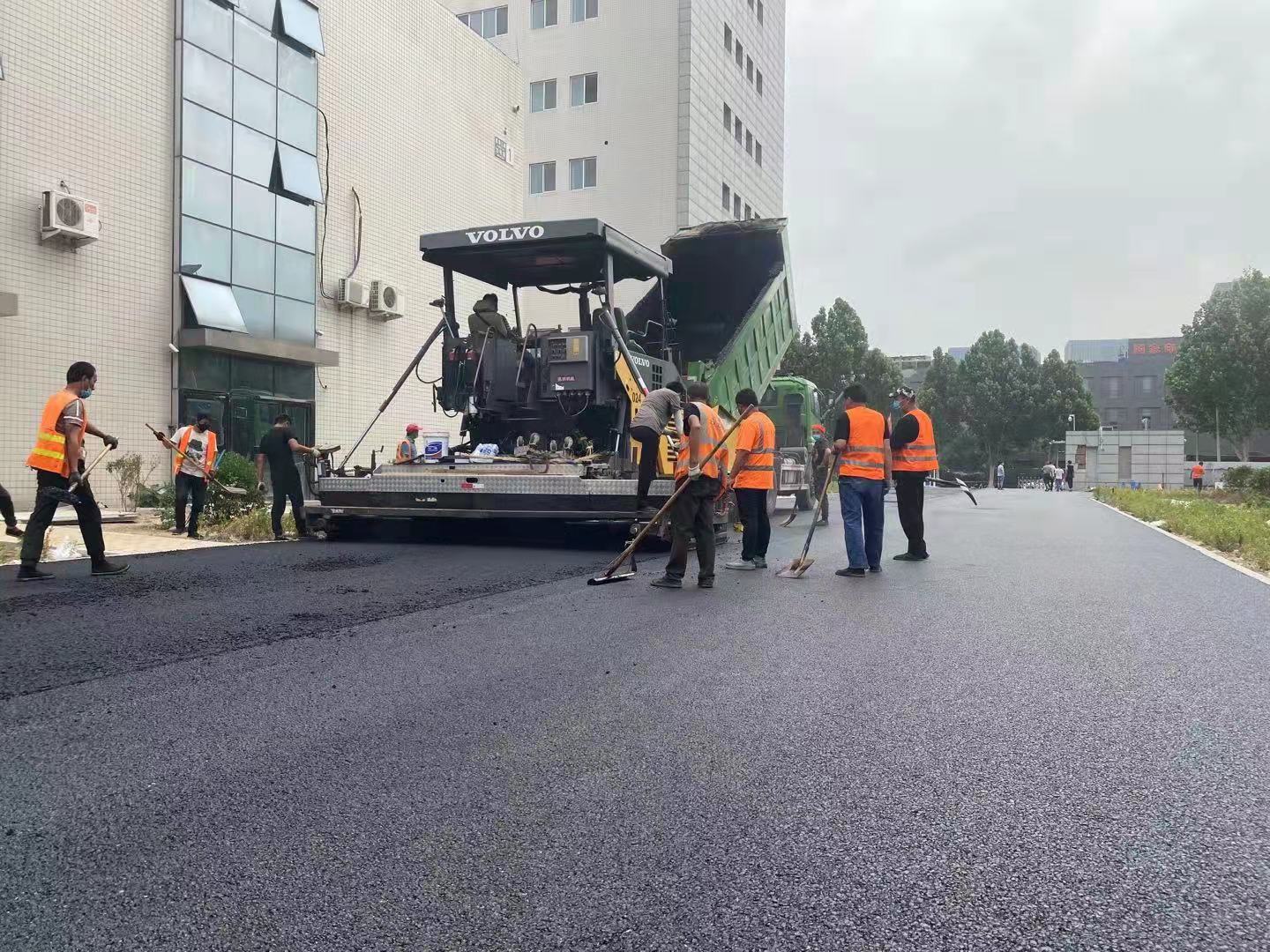 商務小區(qū)瀝青路面施工